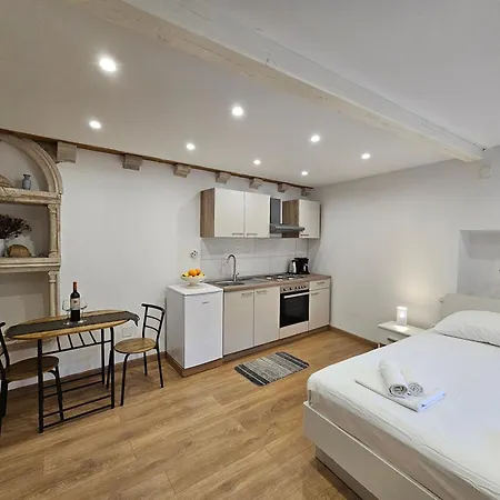 Апартаменты House Kucija Old Town *